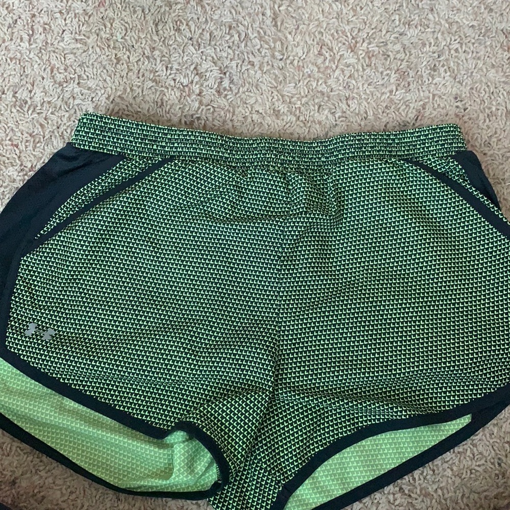 Under Armour shorts in Size M